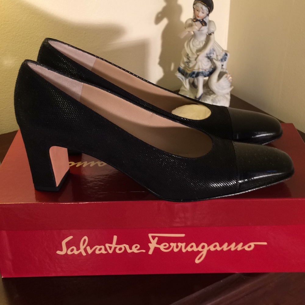 salvatore ferragamo classic heels - Picture 6 of 8